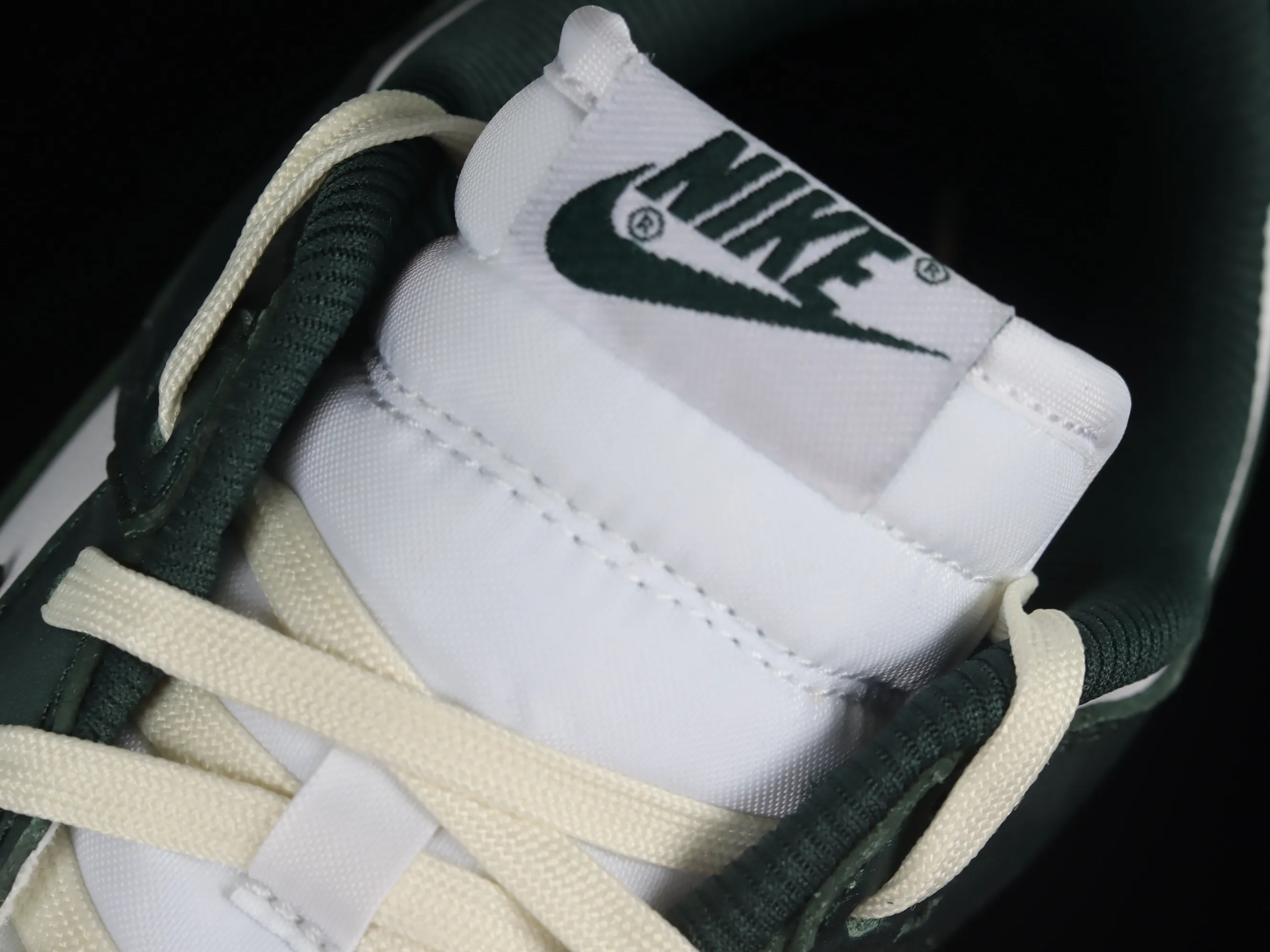 All categories Nk SB Dunk series Nk SB Dunk Low low-top sneakers M version pure original Nk SB Dunk Low "Vintage Green" navy green old SB smashed backboard fashion casual sneakers DQ8580-100